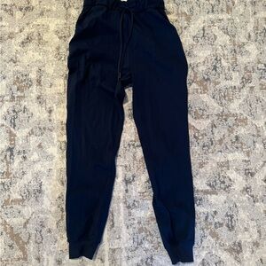 Lululemon Navy jogger pants size 4